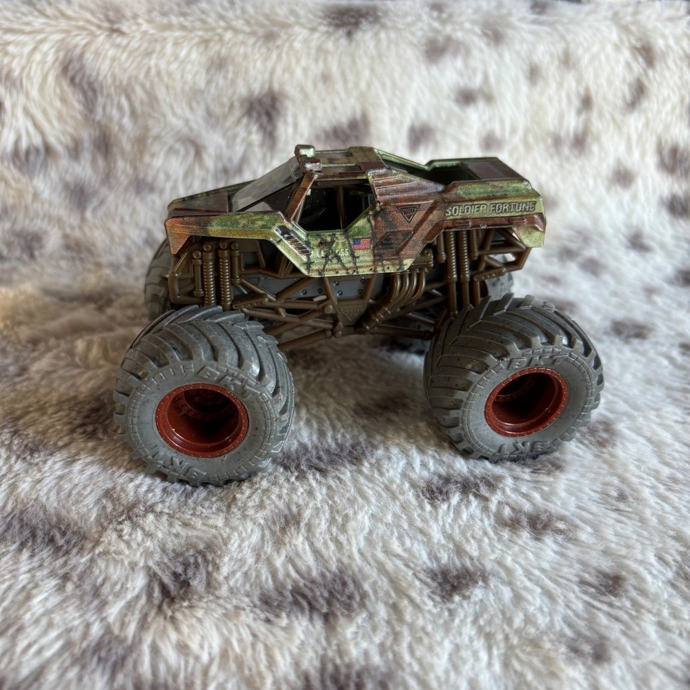 Hot Wheels Monster Jam Soldier Fortune Camouflage Monster Truck 1:64 Scale